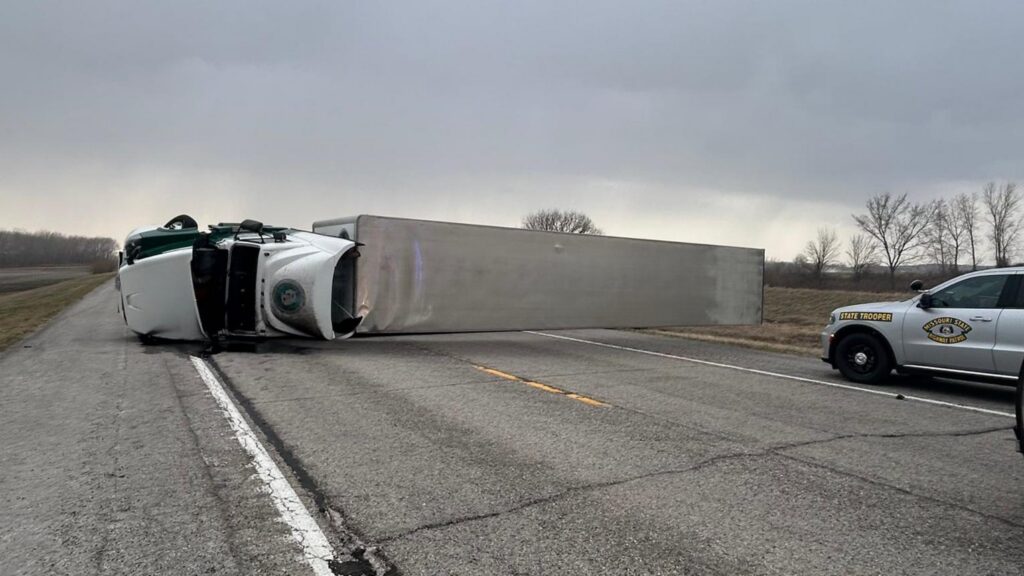 18-Wheeler Rollover Shuts Down Highway 99 Near San Jacinto River Bridge: What Victims Need to Know